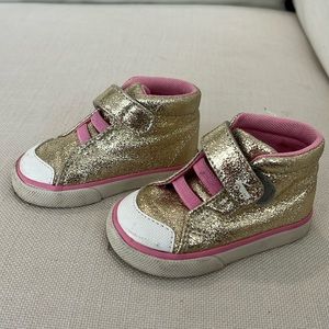 See Kai Run gold size 4